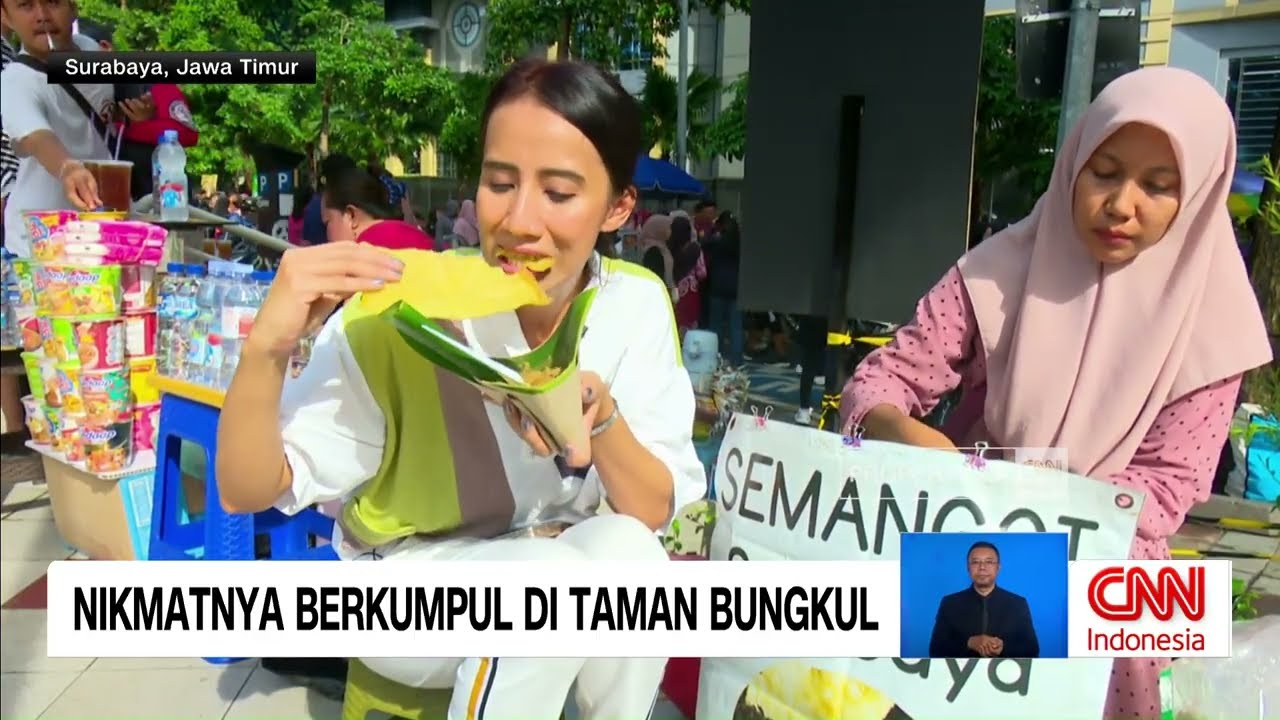 Nikmatnya Berkumpul di Taman Bungkul