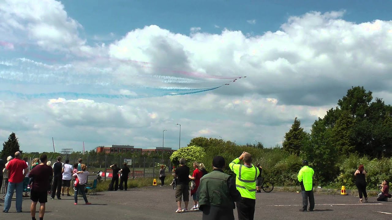 Red Arrows Emergency Landing After Bird Strike