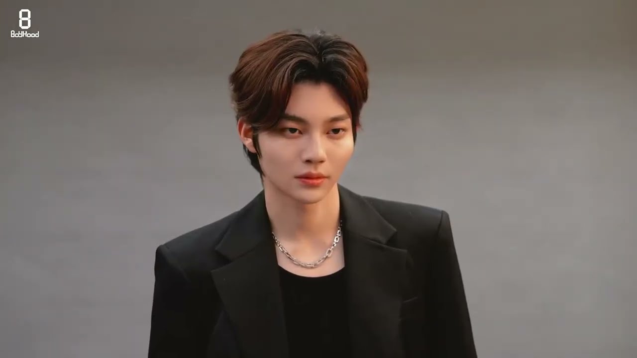 #BOYHOOD · #BOYHOOD出道三週年快樂# BOYs「循環熱戀·三週年FANMEETING」LOOK2·側拍花絮📹 吾家少年初長成，歲歲安然皆晴明。 新的一年，新的開始，新的序章 ♾️☀️