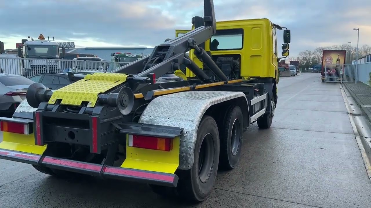 ID: 25030420 DAF CF75.360 - 6x2