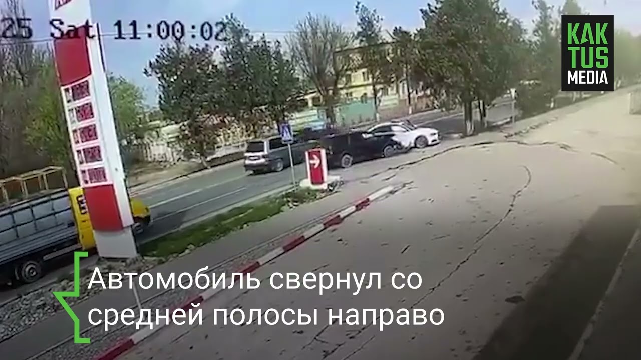 В Токмоке водитель резко свернул со средней полосы направо и попал в ДТП