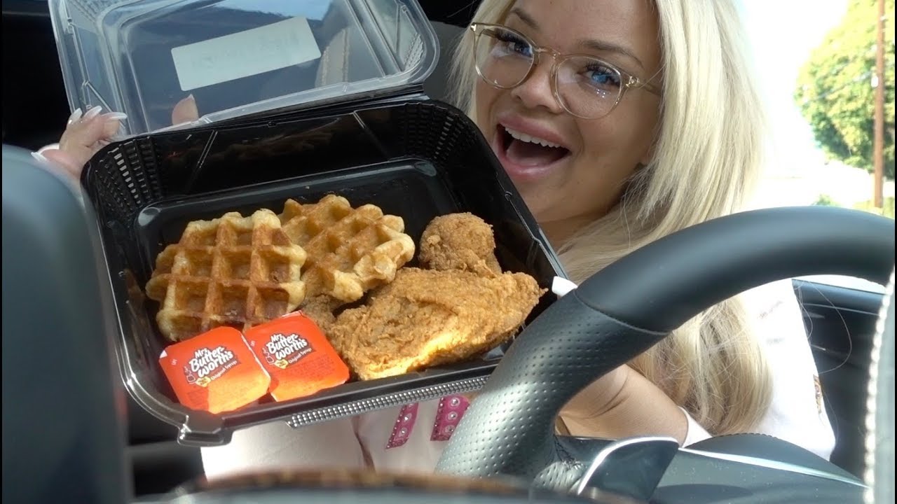 TRYING KFC'S NEW CHICKEN AND WAFFLES!