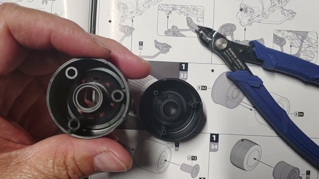 Toy Review Modoking 1/12 Dark Knight Tumbler and Bat Pod.