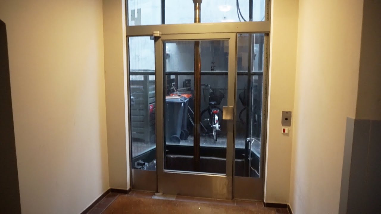 1975 Lifton inground telescope hydraulic elevator (mod) @ Store Kongensgade 6-8, Copenhagen, Denmark