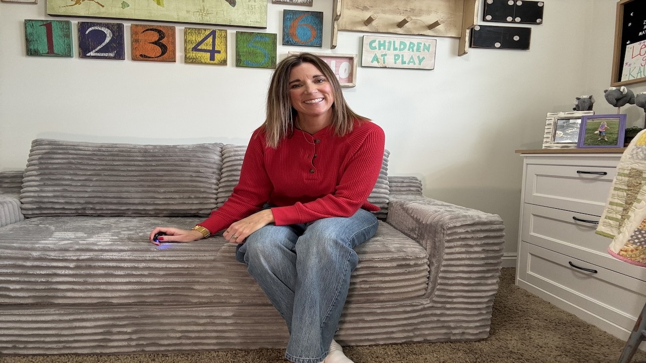 Everything you need to know about this 2 in 1 Convertible Couch