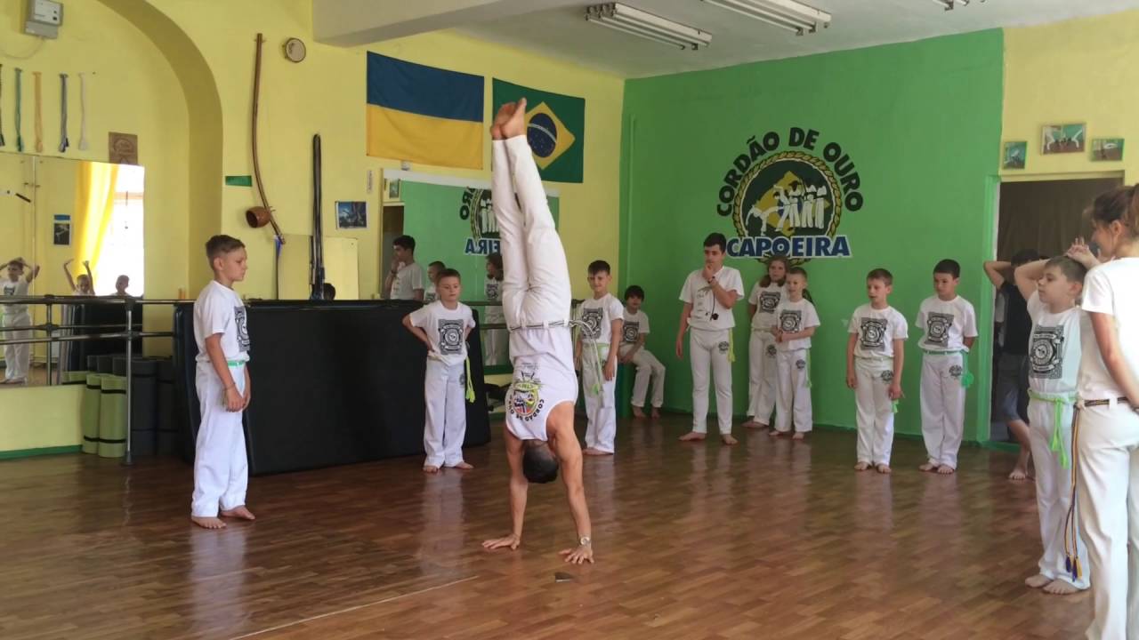 Капоэйра для детей в первой Академии капоэйры. Киев, Украина
