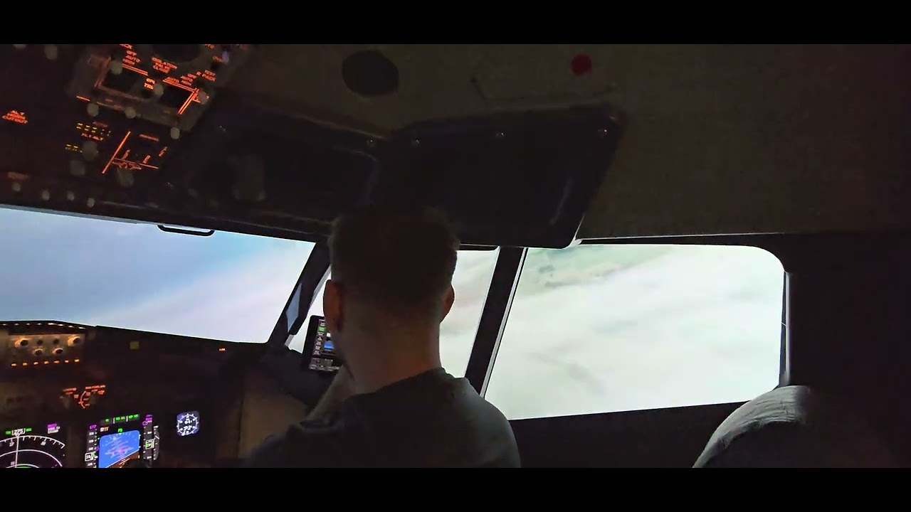 Symulator Boeing 737-800 z nowymi projektorami laserowymi w Loty Marzeń Wrocław.
