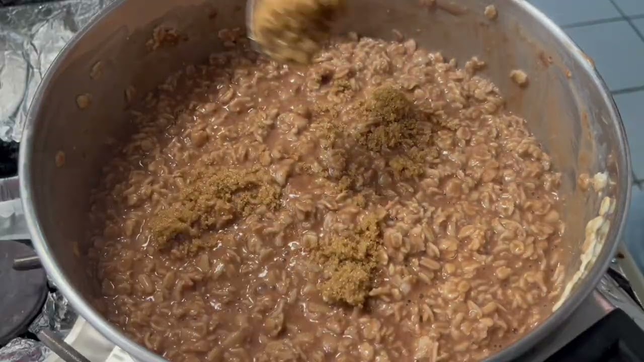 Champorado Oatmeal (Filipino Porridge Recipe)/Champorado na Oatmeal with Cocoa Powder 
