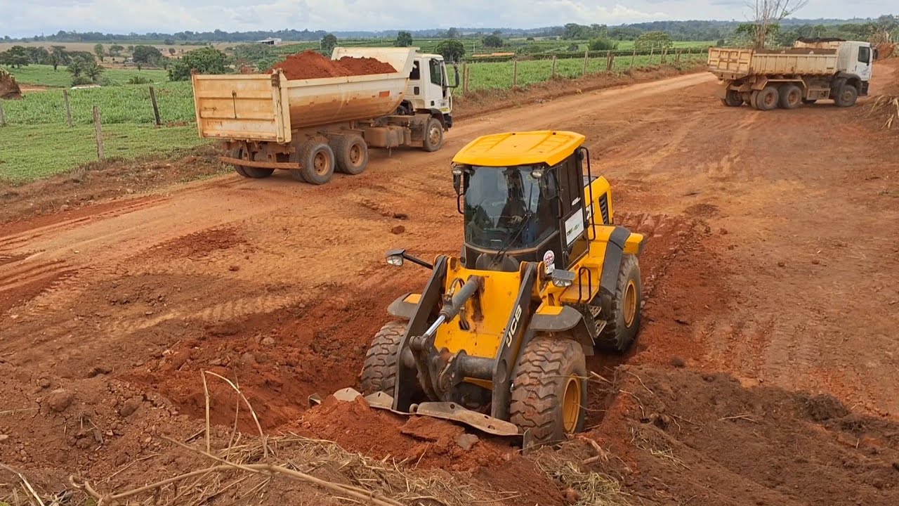 VEJA O QUE  ARRUMEI COM  O MONTE DE BUCHA COM PÁ CARREGADEIRA JCB 426ZX