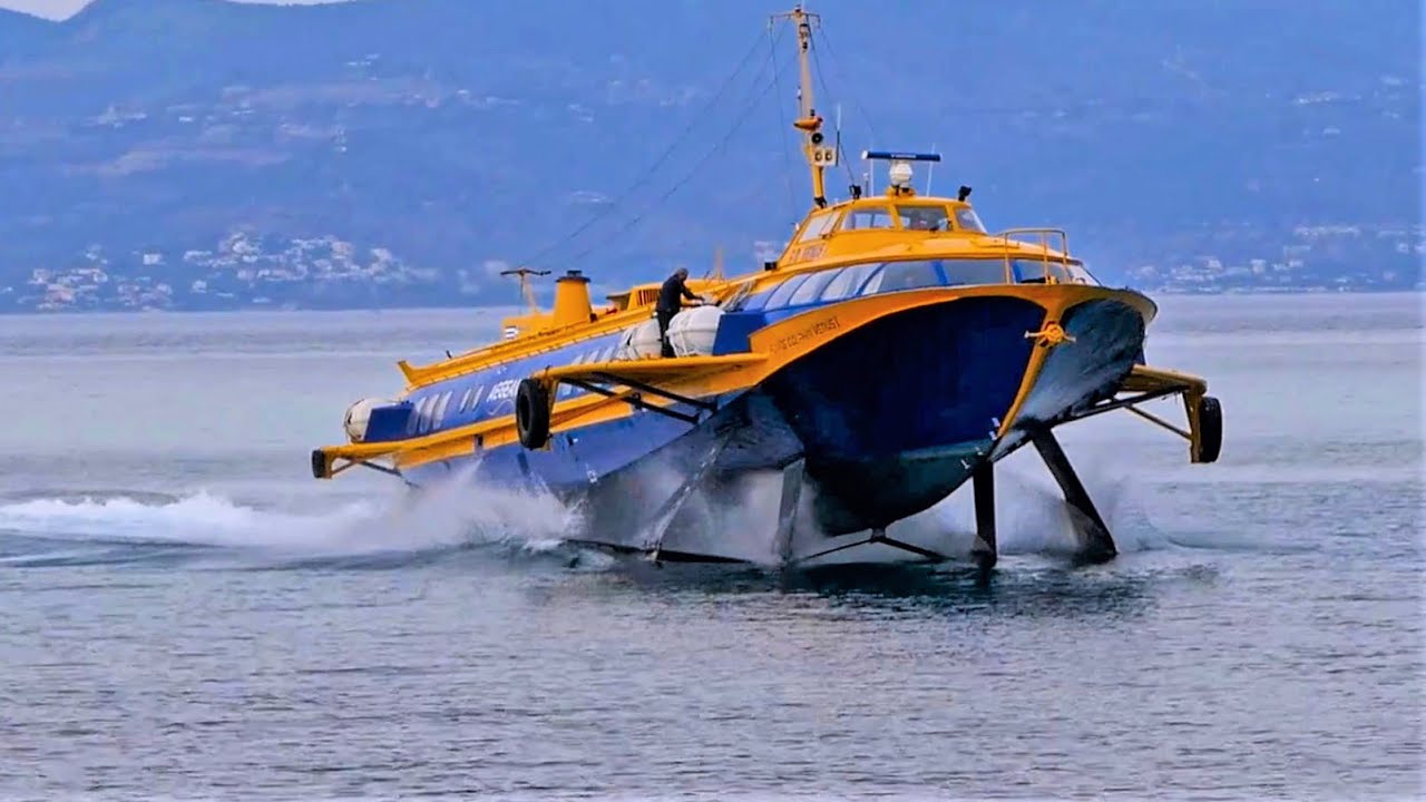 Flying Dolphin (F/D) Venus 1 – Ταχύτατη άφιξη στο Αγκίστρι (Arrival at the port of Agistri)