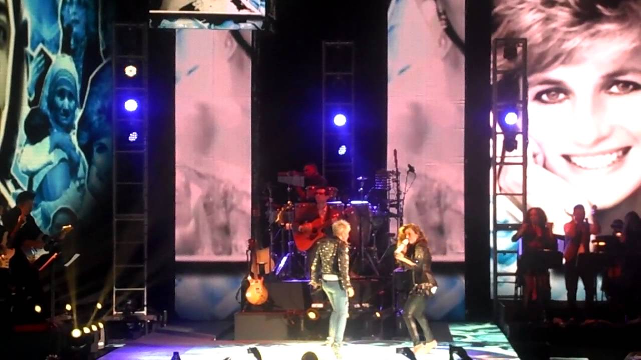 Thalia & Yuri - Mujeres Live Auditorio Nacional Viva Tour 2013