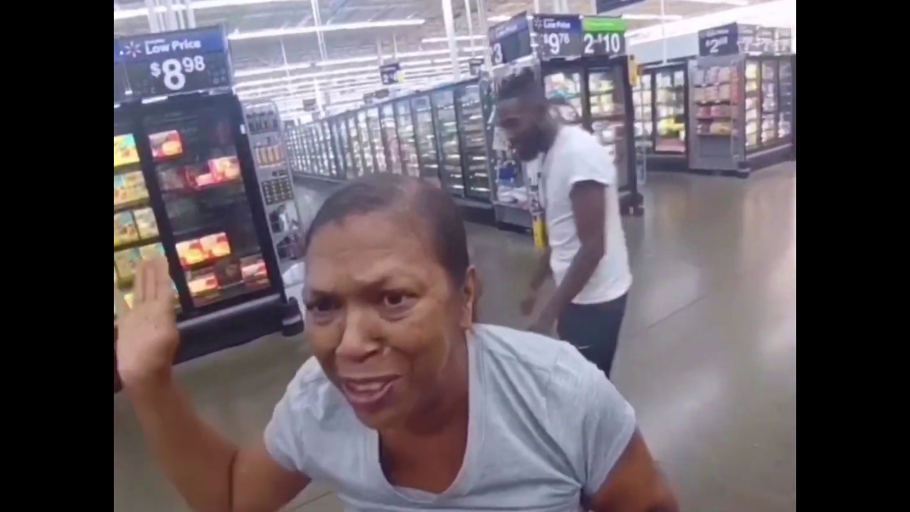 Bug Pranks On Random Shoppers!