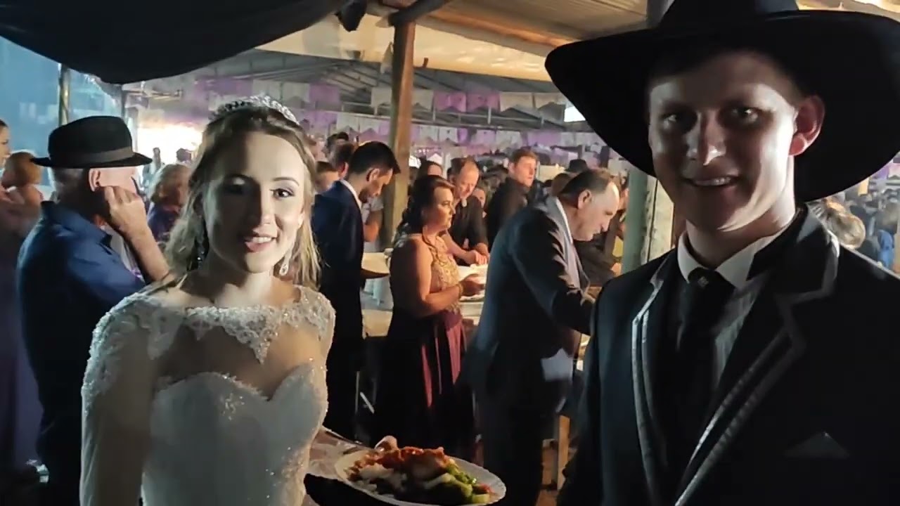 E fomos ao casamento da Isabele e do Chapelão da Consertina!!