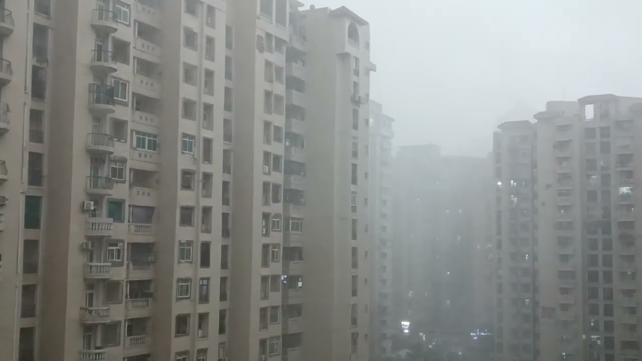A Strong Thunderstorm hit Noida today! ⛈️⚡️🌧 #thunderstorm #strongwinds #strongthunder #natureatbest
