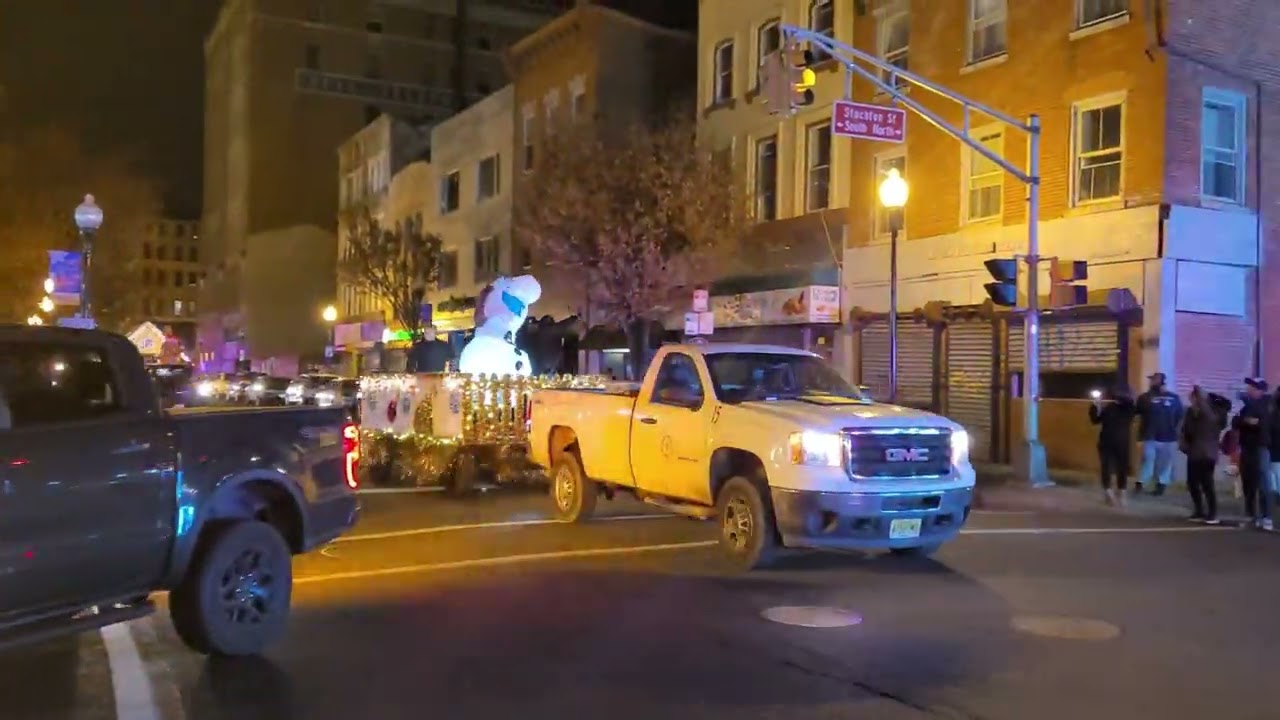 Trenton Host Christmas Tree Lighting Parade