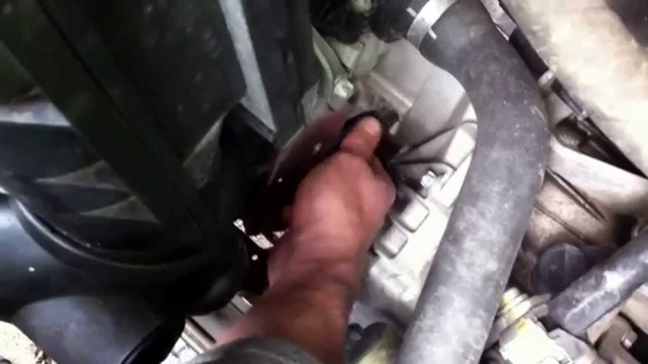 Mercedes A Klass. Crankshaft position sensor change.