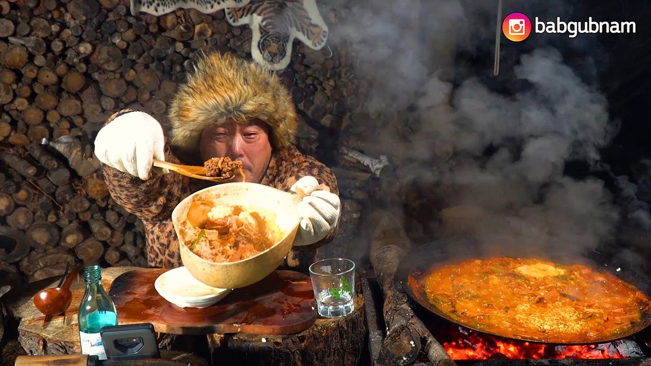 부대찌개를 가장 맛있게 먹는 산적왕! 부대찌개 끝판왕~! / i made spicy sausage stew