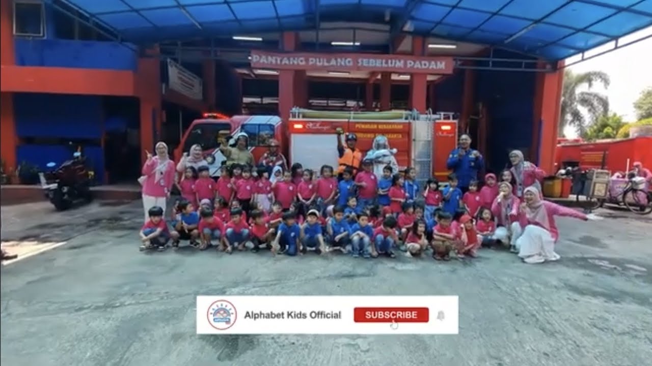 Anak kecil jadi Pemadam Kebakaran sehari | OUTING PRESCHOOL CLASS ALPHABET KIDS