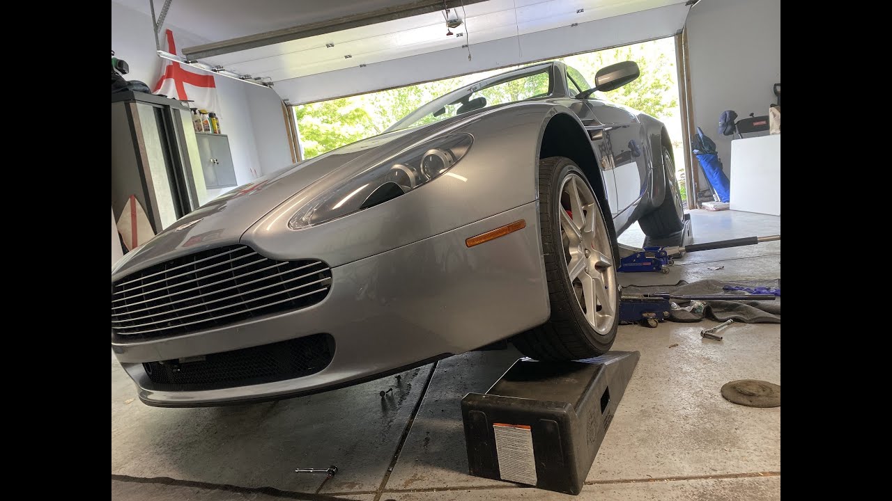 Identifying the O2 sensors on the Aston Martin V8 Vantage (2005-2018)