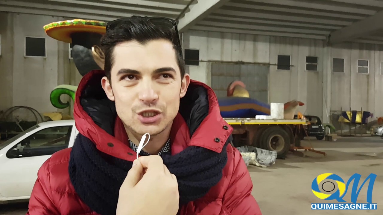 Si lavora per preparare i carri di Carnevale a Mesagne. Il 19 Febbraio la prima uscita