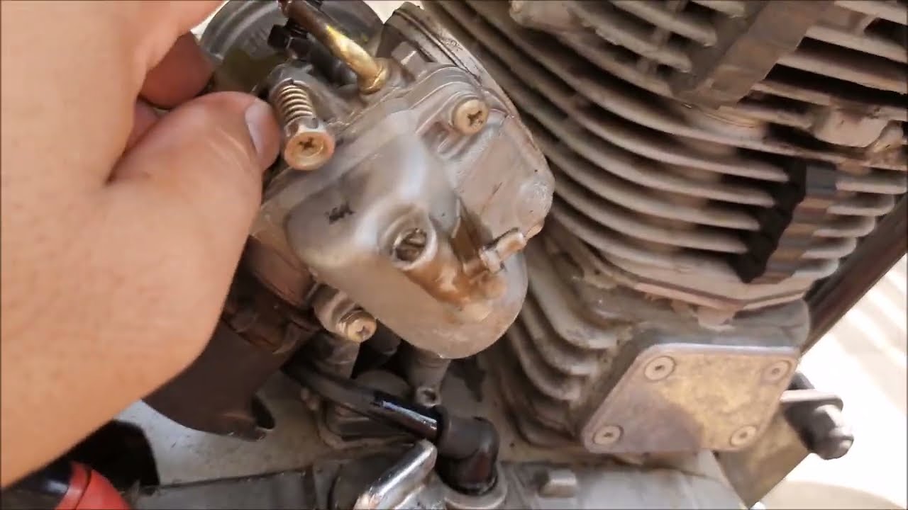 Royal Enfield ThunderBird Carburetor Cleaning-Part1 (Opening the Carburetor)