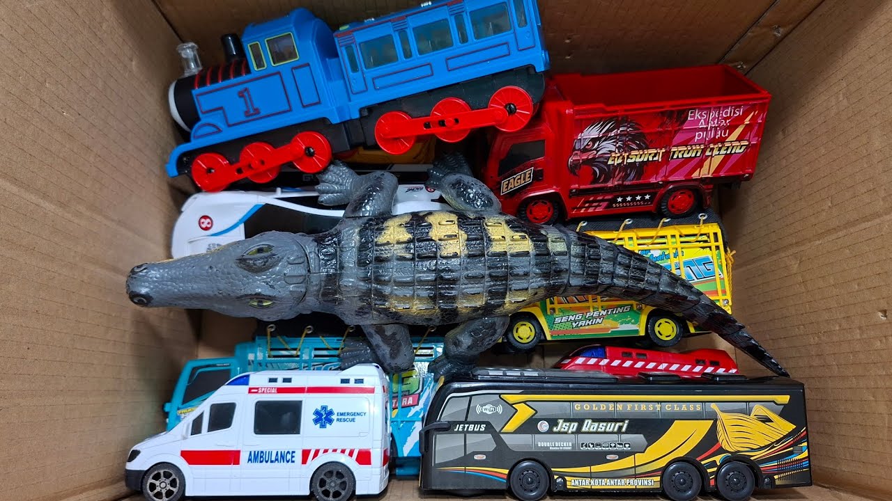 Unboxing Truk Oleng, Bus Telolet, Kereta Api Thomas , Mobil Polisi, Ambulance
