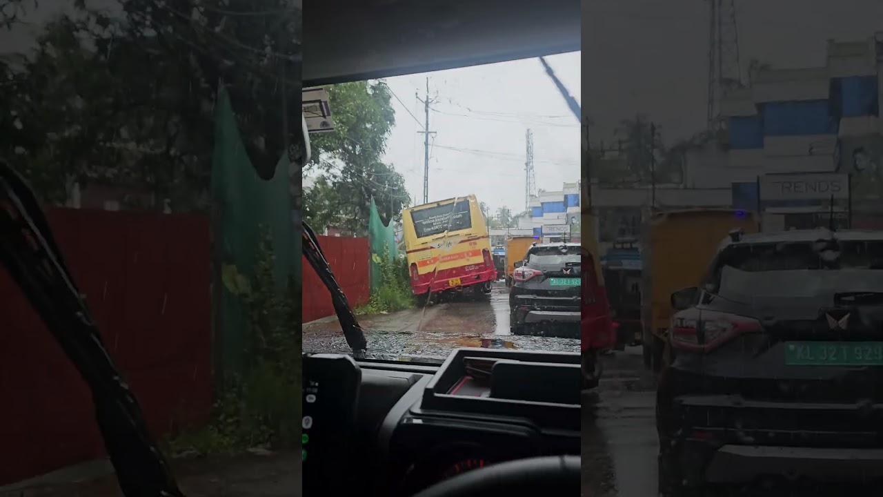 KSRTC accident at Chavakkad! 🚑 😔 #Accident #Kerala #KSRTC