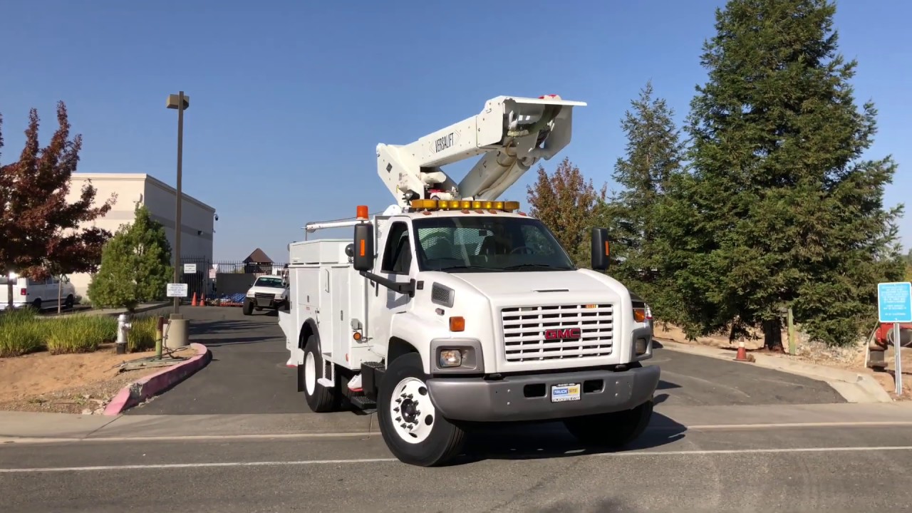 2003 GMC C7500 Versalift VST5000I Articulating Bucket Truck