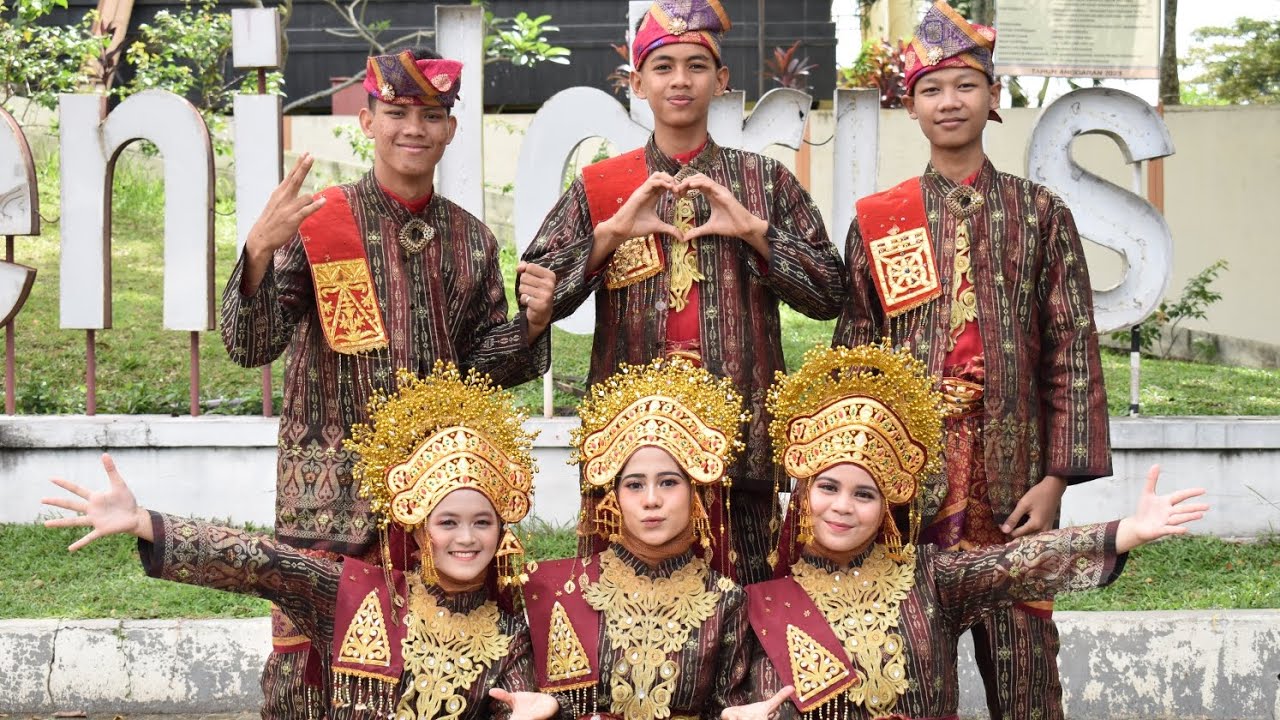 TARI ZAPIN 