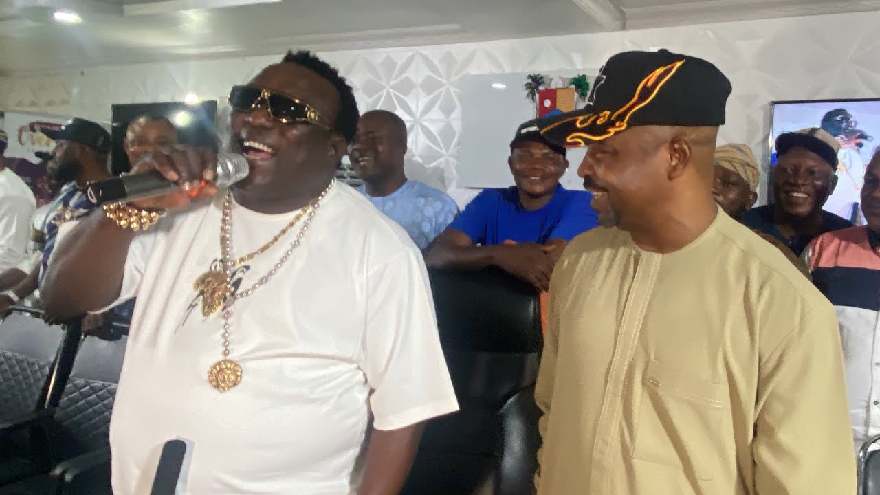 SAHEED OSUPA SURPRISED MC OLUOMO WITH HIS ACAPELLA PERFORMANCE AT NURTW LAGOS HEAD OFFICE