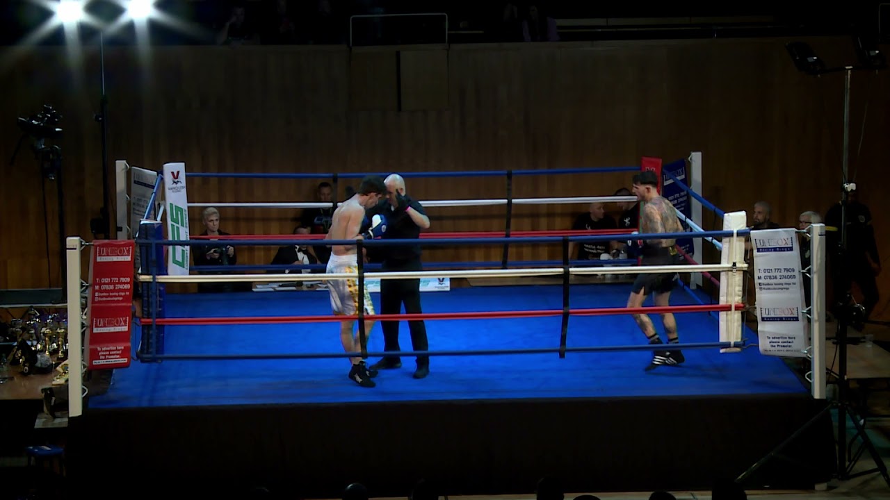 Fight 9 Paul Thompson vs Darrel Wayne