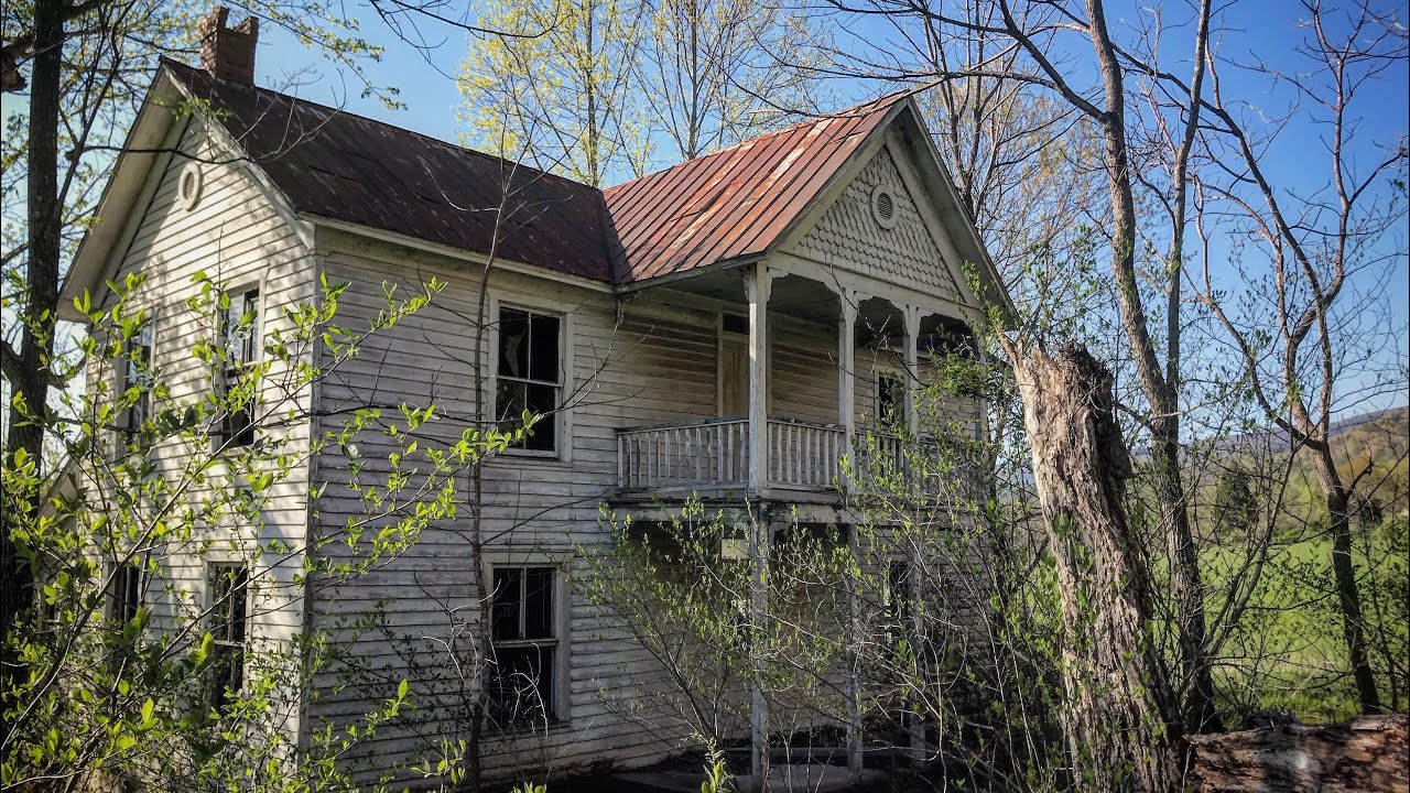 Beautiful 138 year old Abandoned House in the Blue ridge mountains