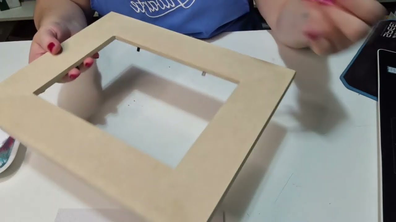 Quadro náutico com papel de seda e estêncil