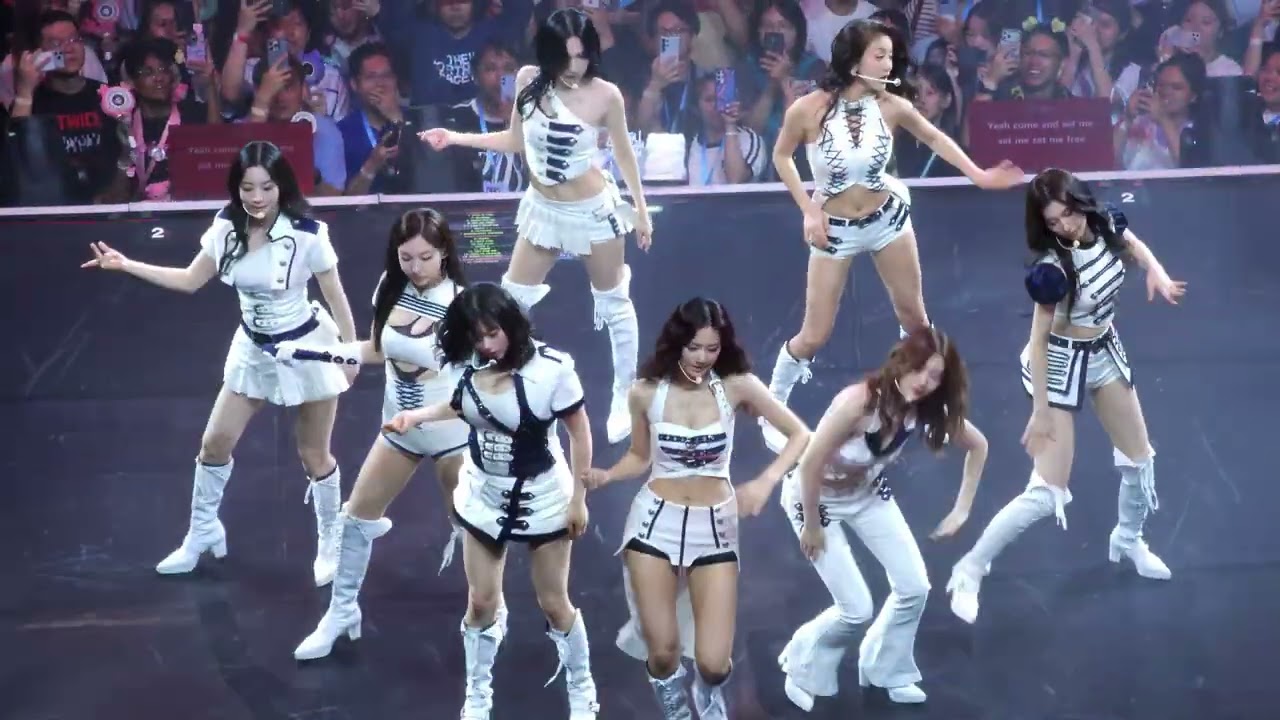 251214  TWICE SET ME FREE / THIS IS FOR IN BANGKOK #twice