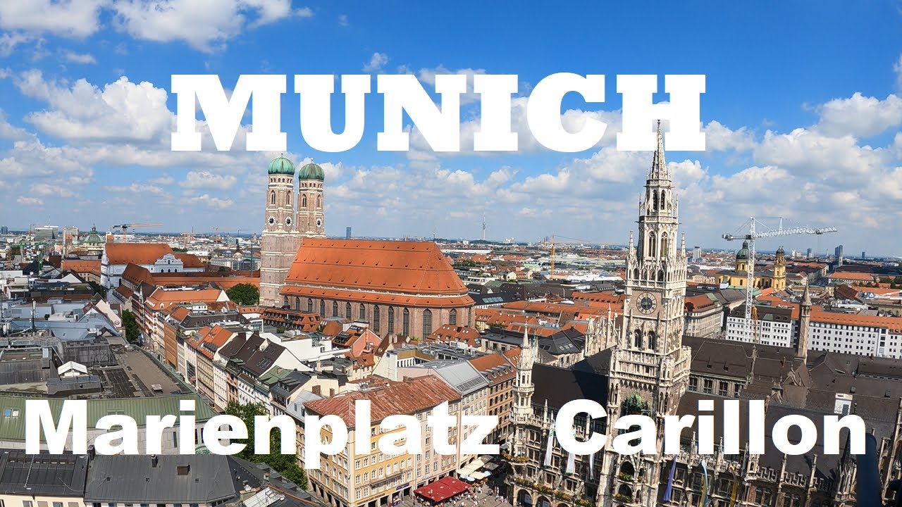 Munich City Hall Carillon Show on the Marienplatz / Rathaus (Mary` Square ) Glockenspiel in München