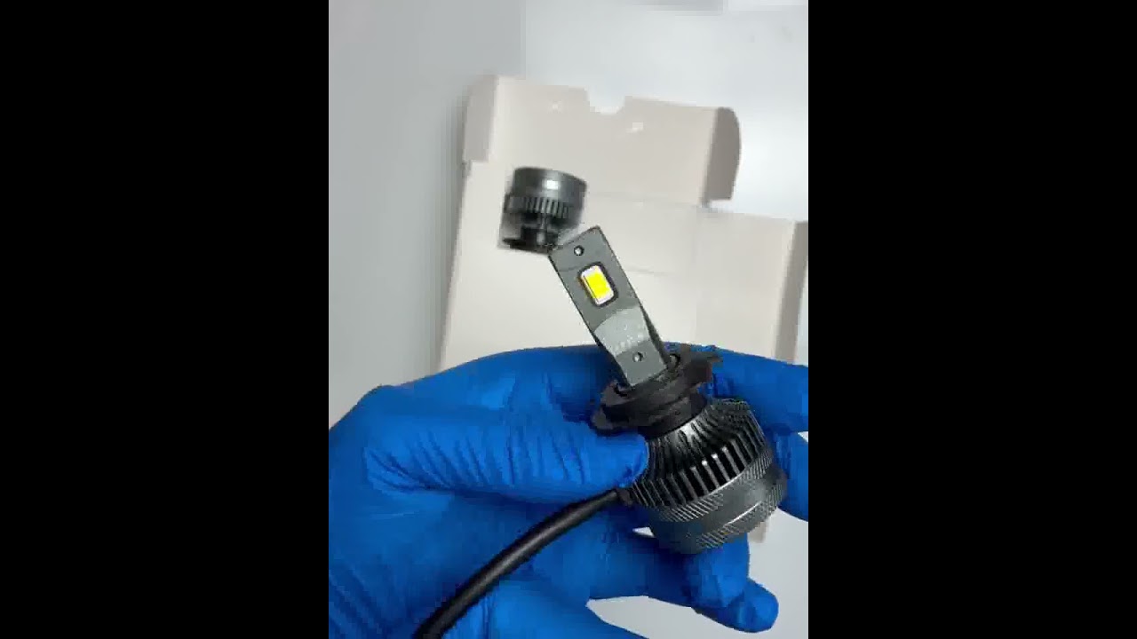 Video demo b&oacute;ng đ&egrave;n pha Led Philips 3590
