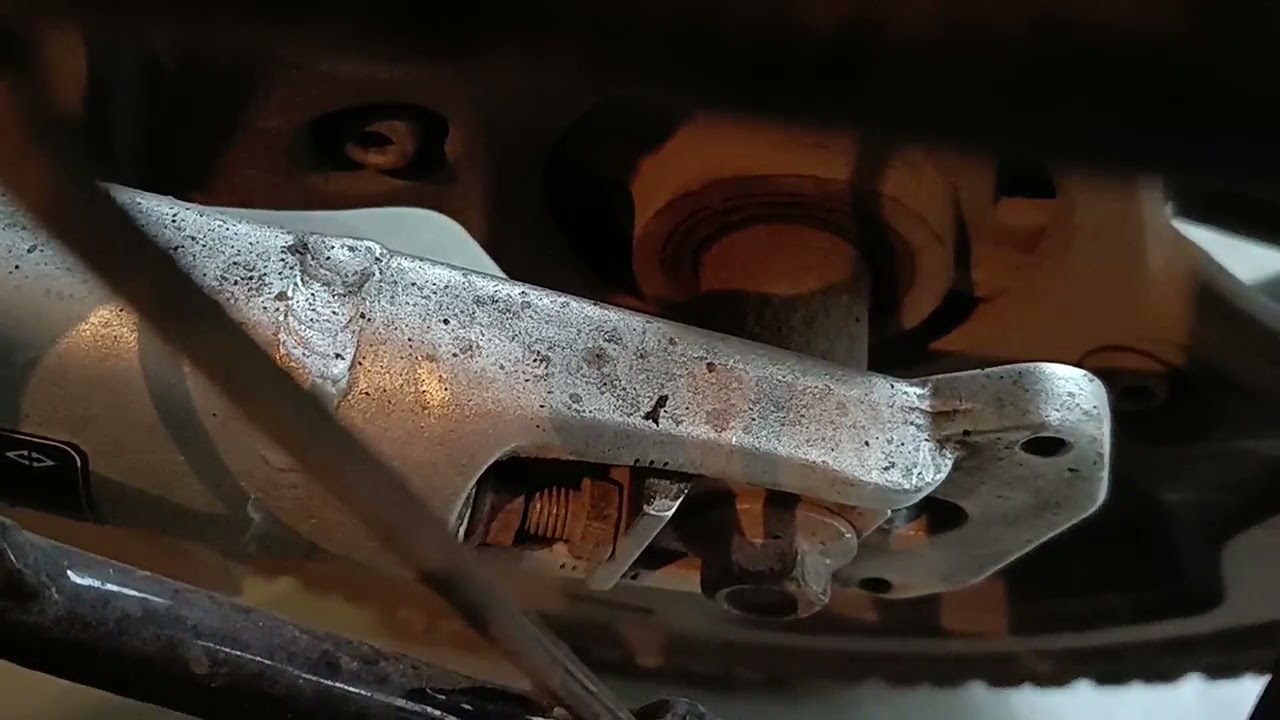 how to adjust or remove the belt of revolt rv400.