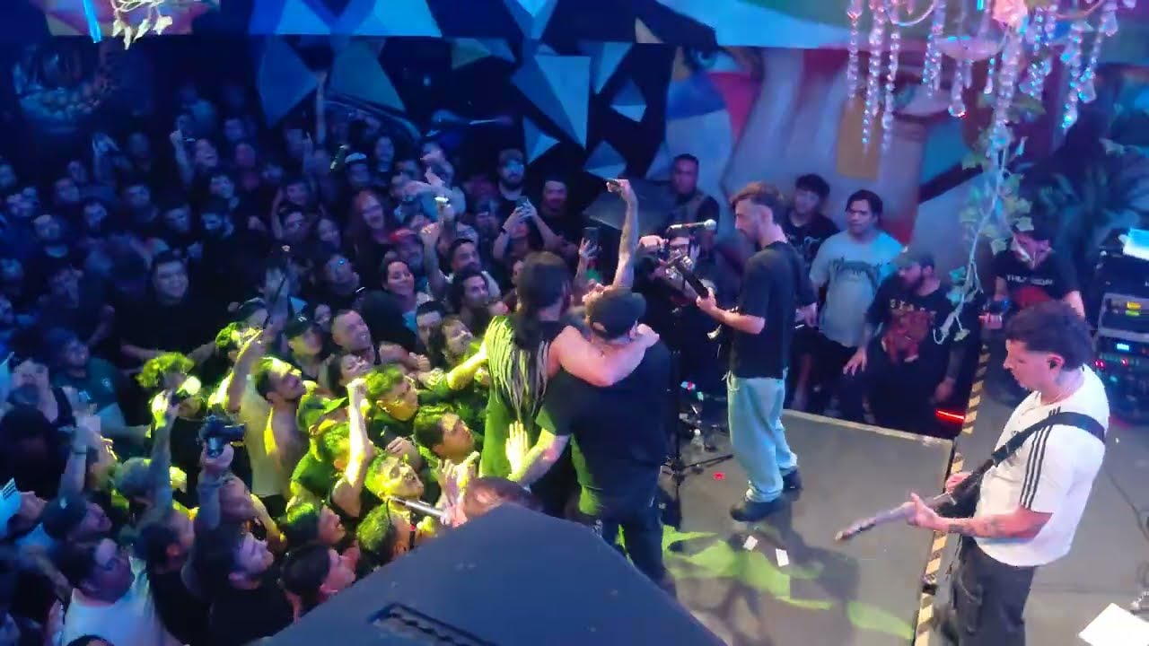 Deny - Reino de tormentas (En Vivo en Chile)