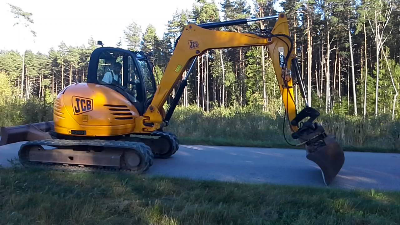 JCB 8080 med sl&auml;ntskopa