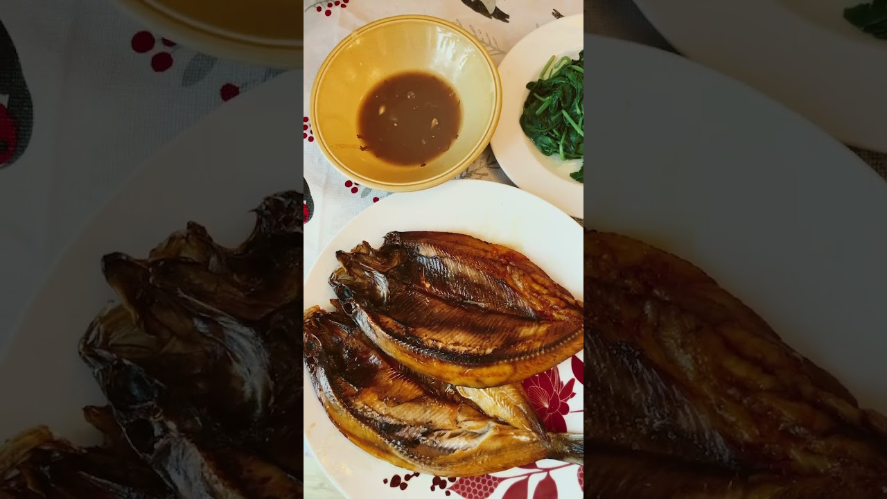 NO RICE LOW CARB MEAL Whole Kippers with Blanched Spinach 