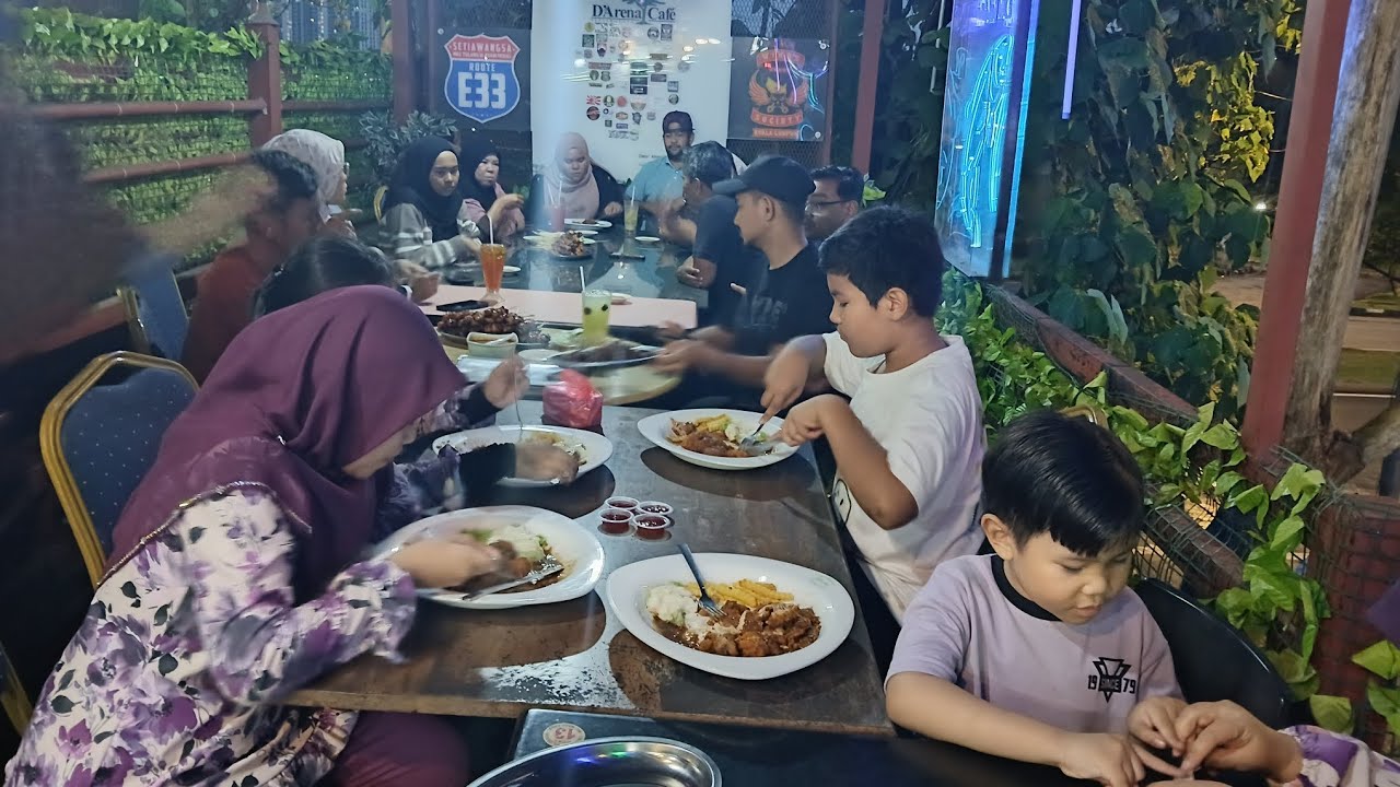 Keluarga Tok Wan Kg Perak -- Makan Sate D'Arena Cafe Setiawangsa AU3