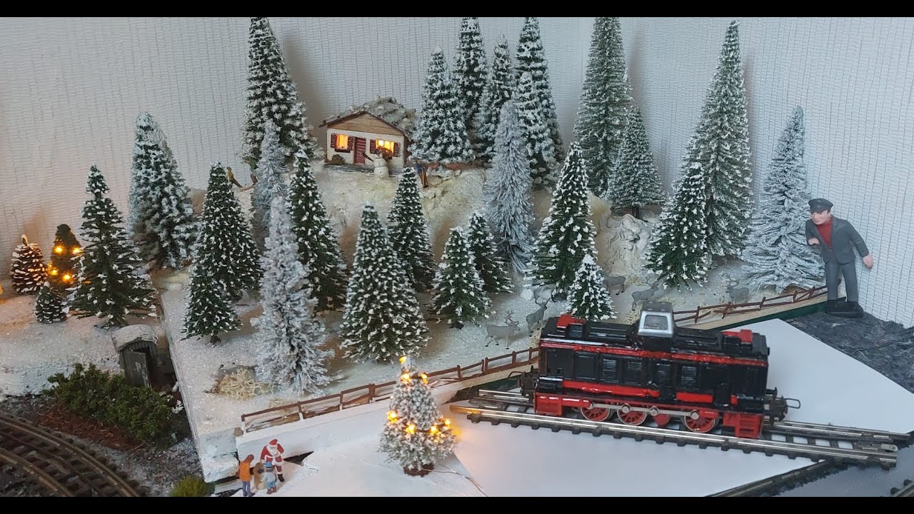 Trix Express Diesellok Eigenbau Schnitty 3 in Winterwaldkulisse