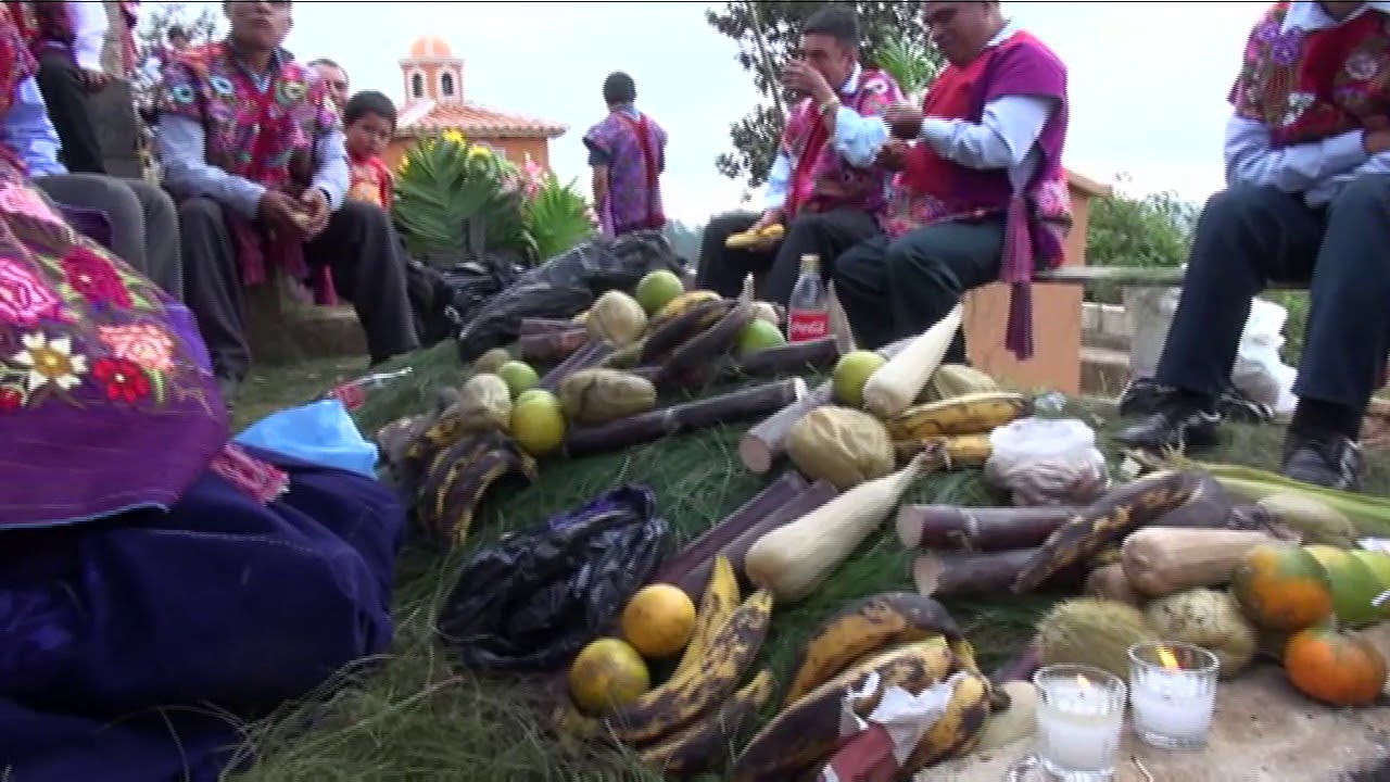 Tradiciones arraigadas en Zinacantán, en Día de Muertos