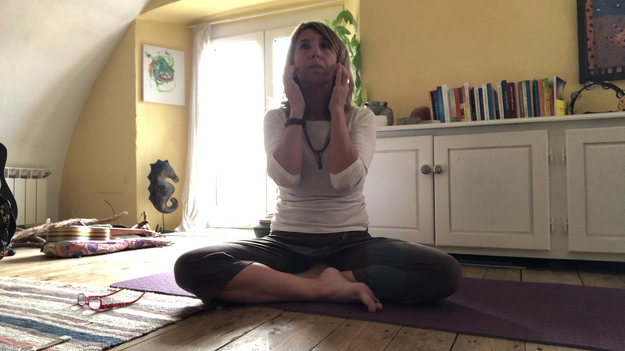 Automassaggio Do In Shiatsu - Le pratiche del mattino
