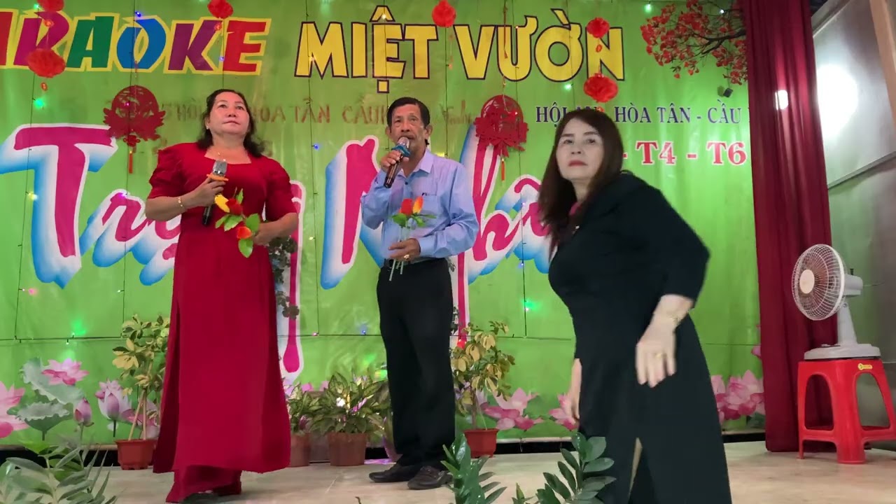 Hoài Dũng & hông Vủ trinh bay ca khúc chúc kỷ niệm buồn 