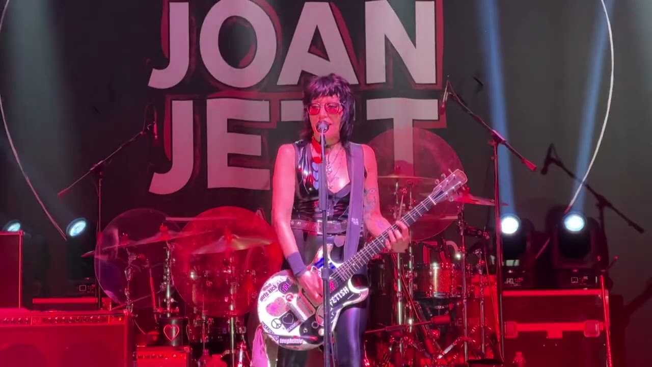 Joan Jett & the Blackhearts - I Hate Myself For Loving You Live Aug. 8, 2025 Pittsburgh 