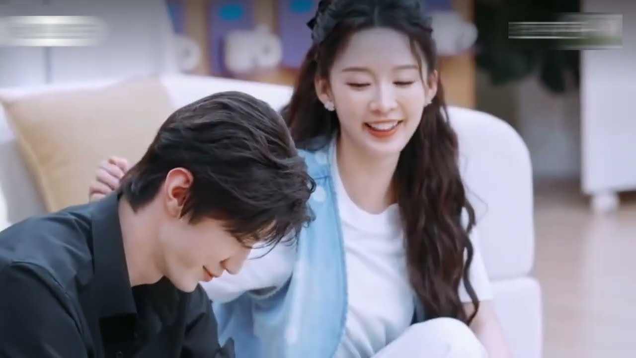 陈哲远说李沁是仙女，一笑随歌快来，被这俩萌的不要不要的 #李沁 #陈哲远 #liqin #chenzheyuan