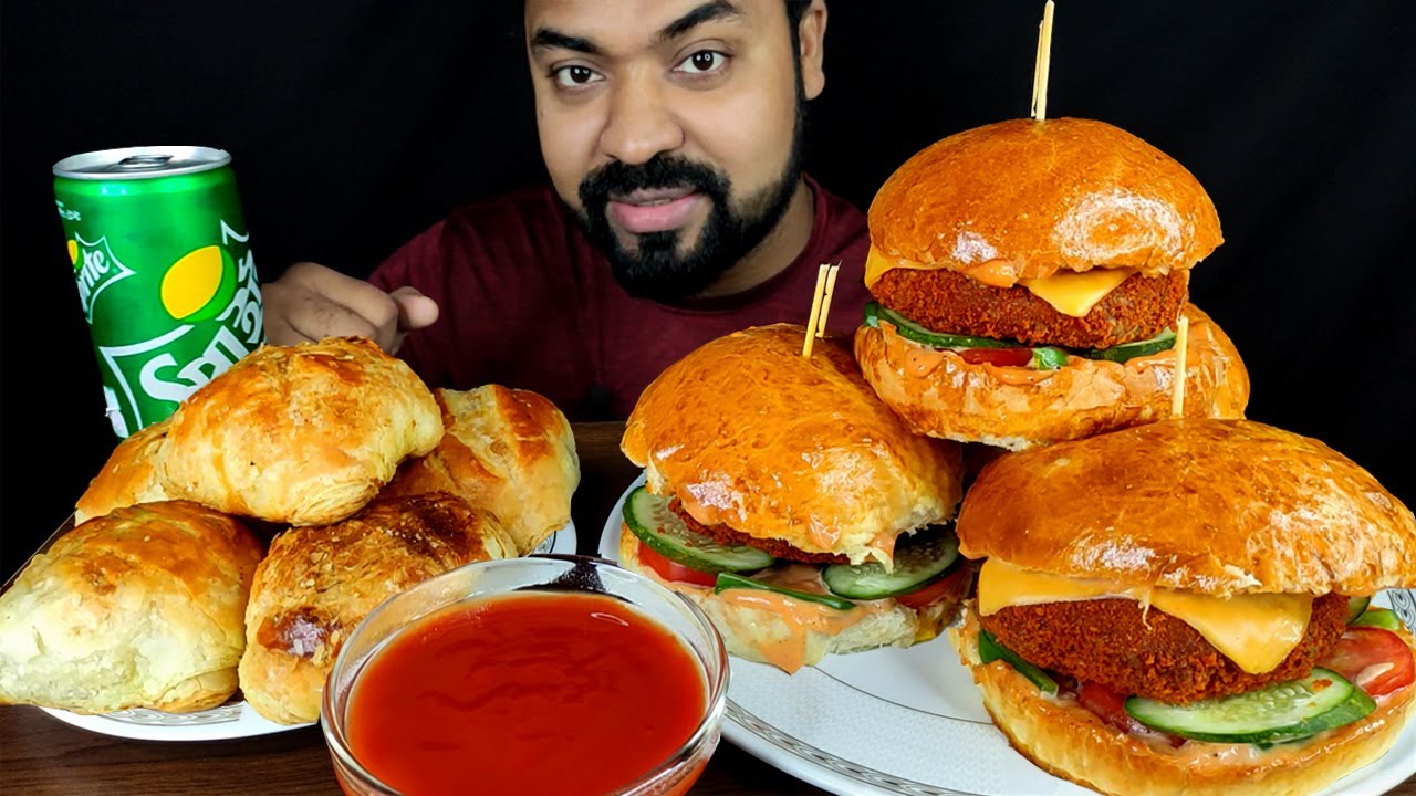 CRISPY CHICKEN CHESSE BURGER, MUTTON LIVER PATTIES, EGG PATTIES, TOMATO SAUCE MUKBANG ASMR EATING ||