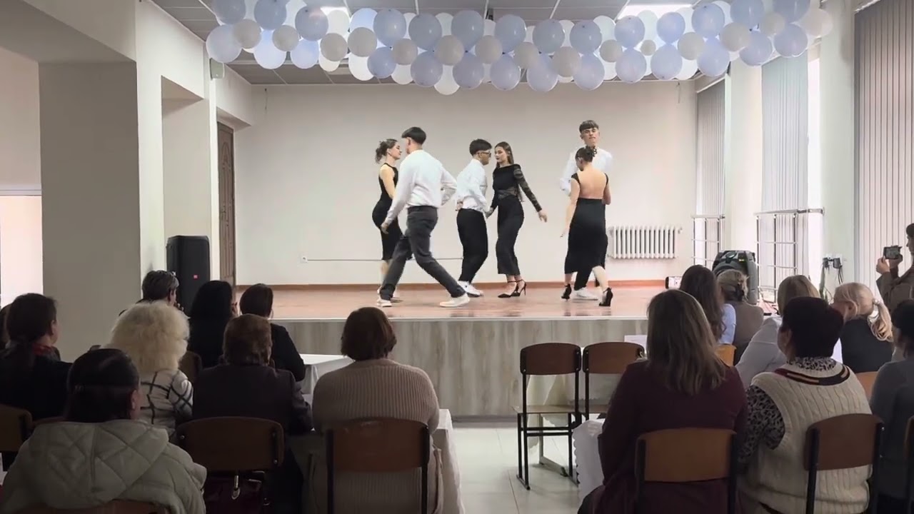Can’t pretend-dance clasa 12