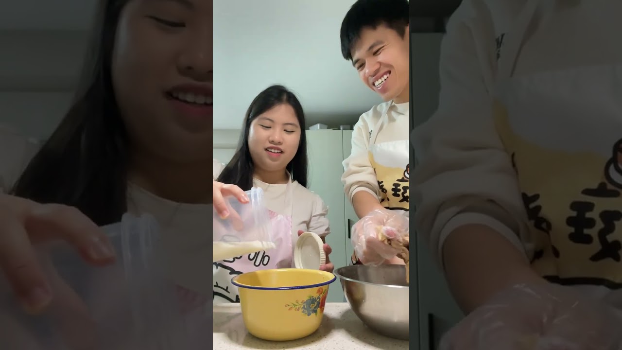 mouthwatering Hand-Torn Chicken Recipe - Easy & Tasty